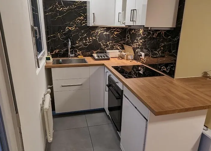 Meublé Pour 2 - Proche De *